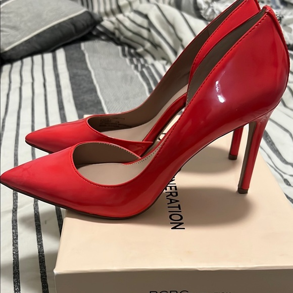 BCBGeneration Women's tomato Red Pumps - Picture 2 of 3